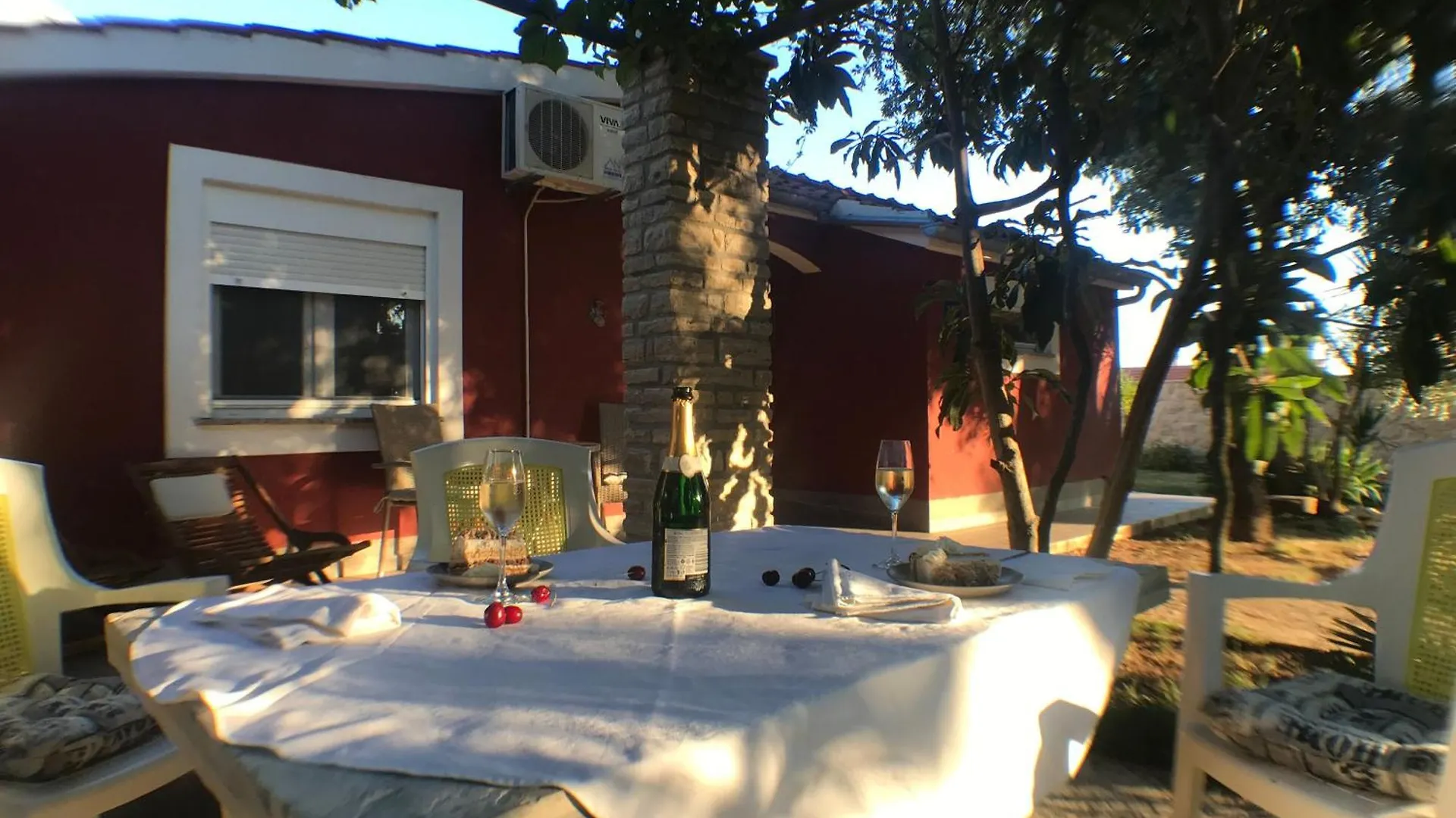 ביבינייה Strandnahes Haus Lolinka Mit Schattiger Terrasse בית נופש