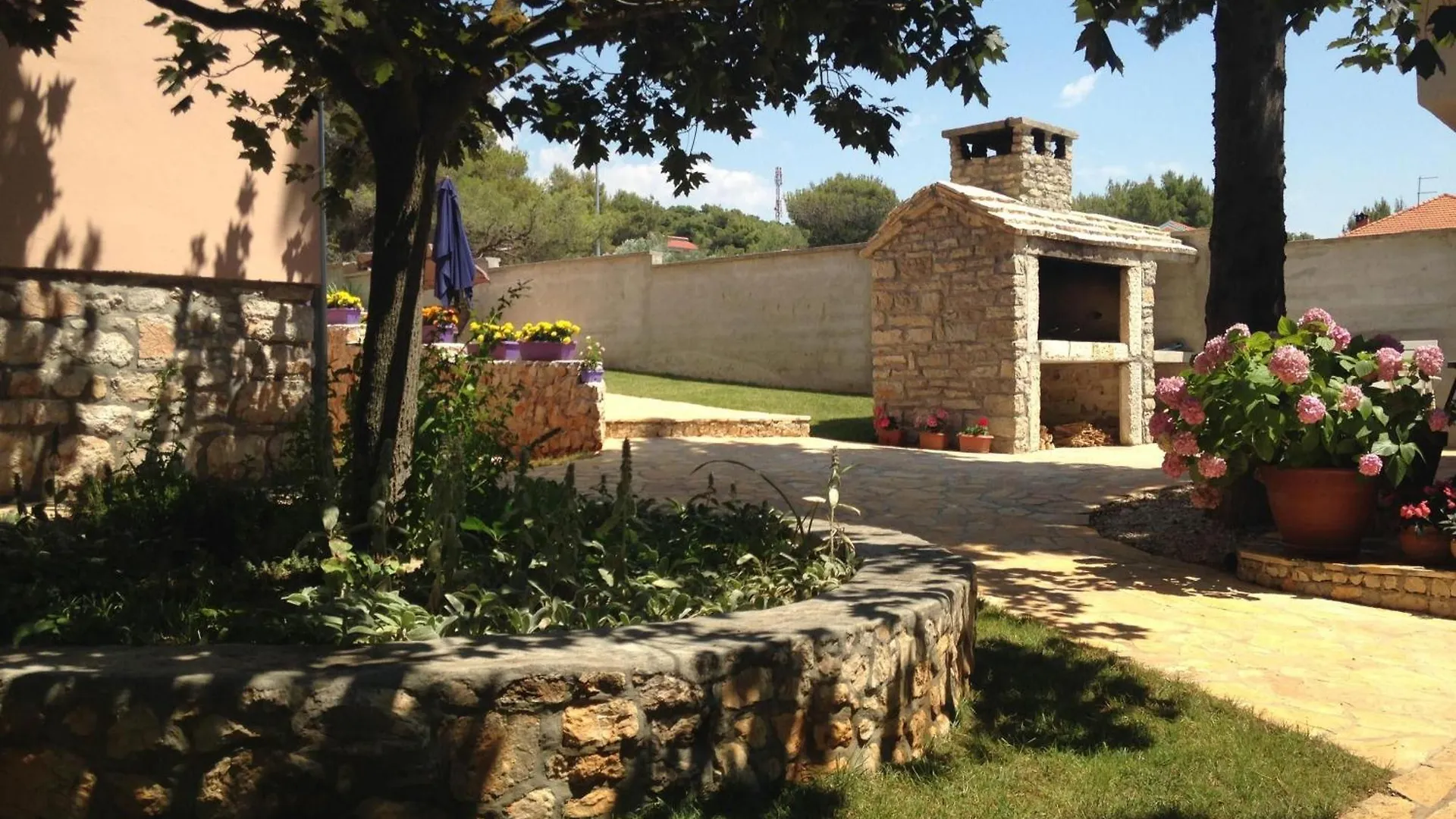 ביבינייה Strandnahes Haus Lolinka Mit Schattiger Terrasse קרואטיה